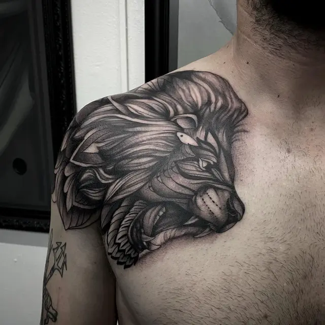 León en hombro