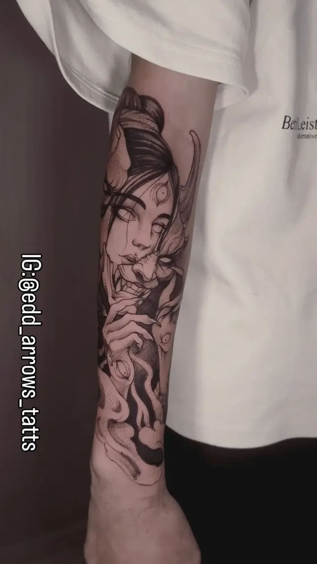 Hannya y flor